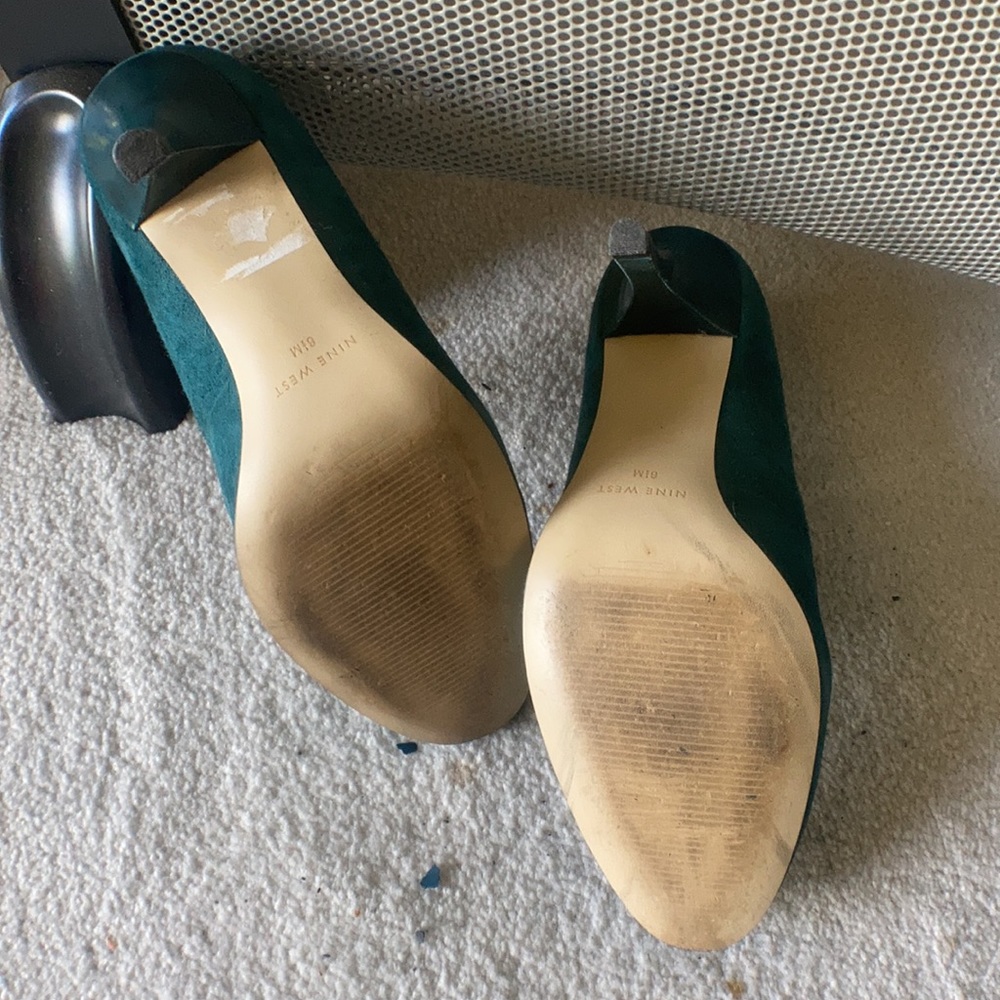 Vintage Nine West suede heels - Picture 5 of 6